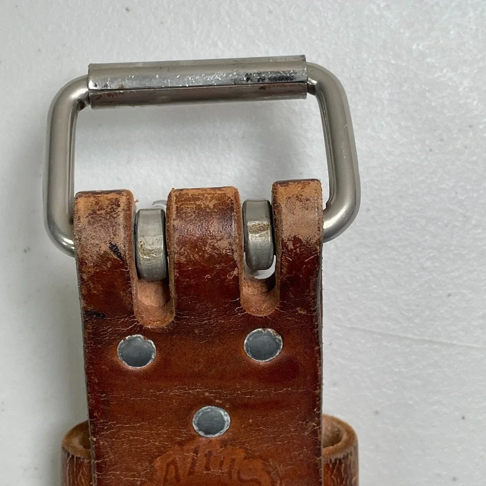 Vintage‎ Altus Power Weight Lifting Belt Size Medium Thick Leather Double Prong